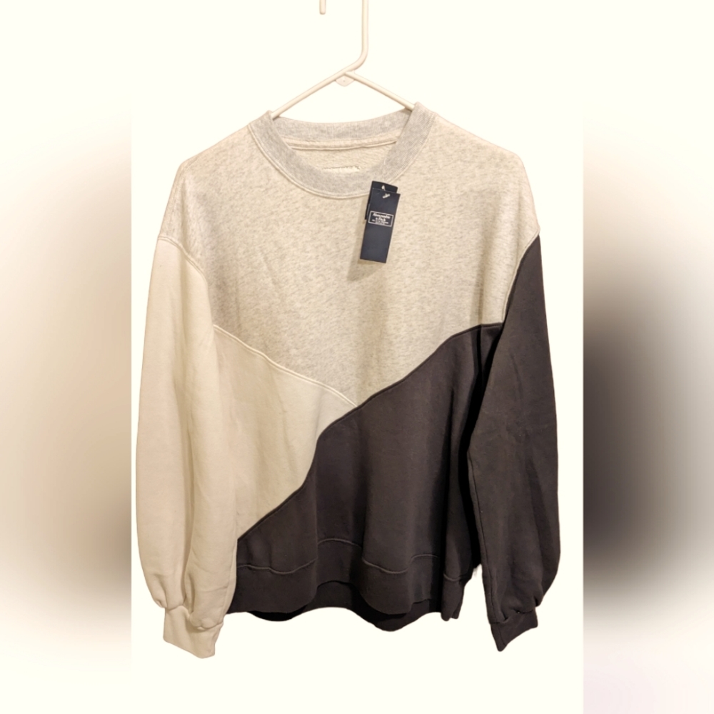 Women's Abercrombie and Fitch Sweatshirt